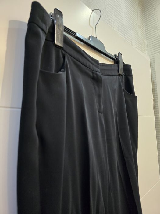 Eleganckie garniturowe spodnie w kant 44  Potis and Verso