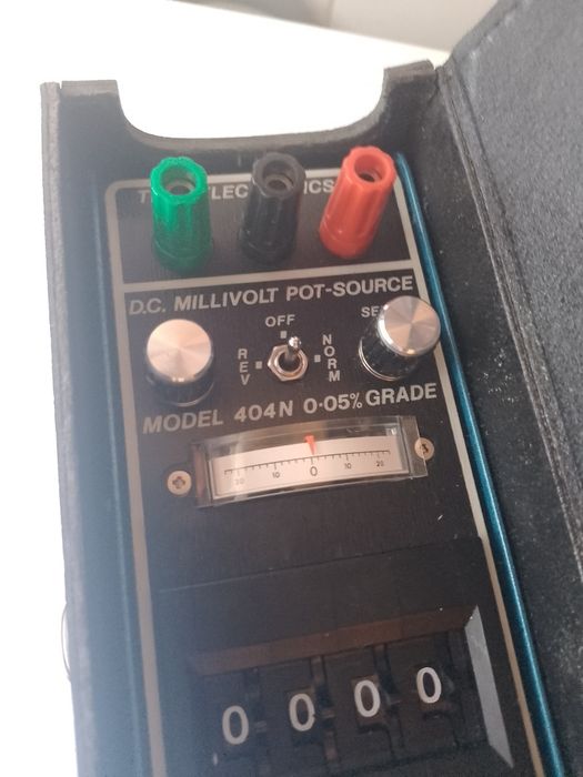 Time Electronic 404N with carry case. DC Millivolt Source Potentiometer.488996078921328642