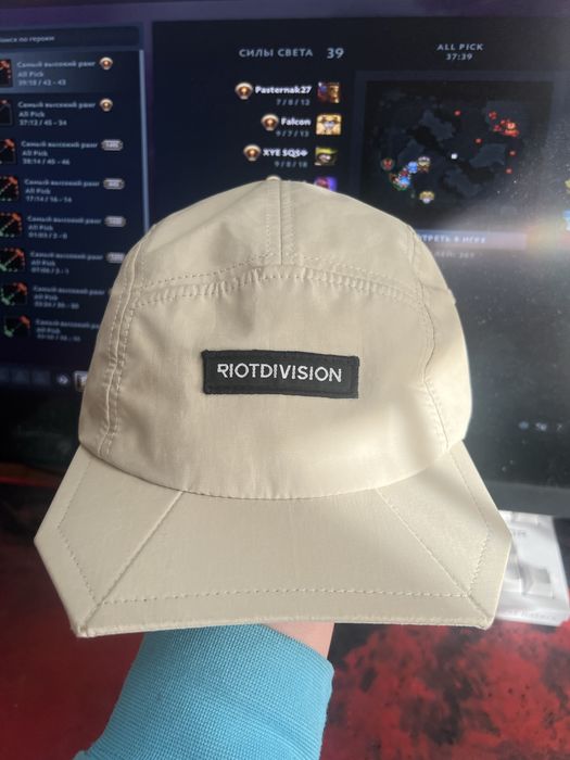 Кепка riot division