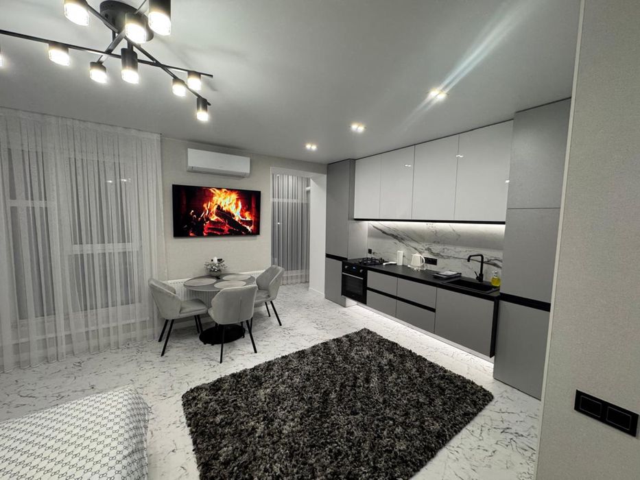 Однокімнатна квартира подобово, центр