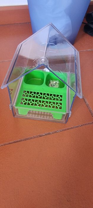 Vendo comedouro pássaros NOVO