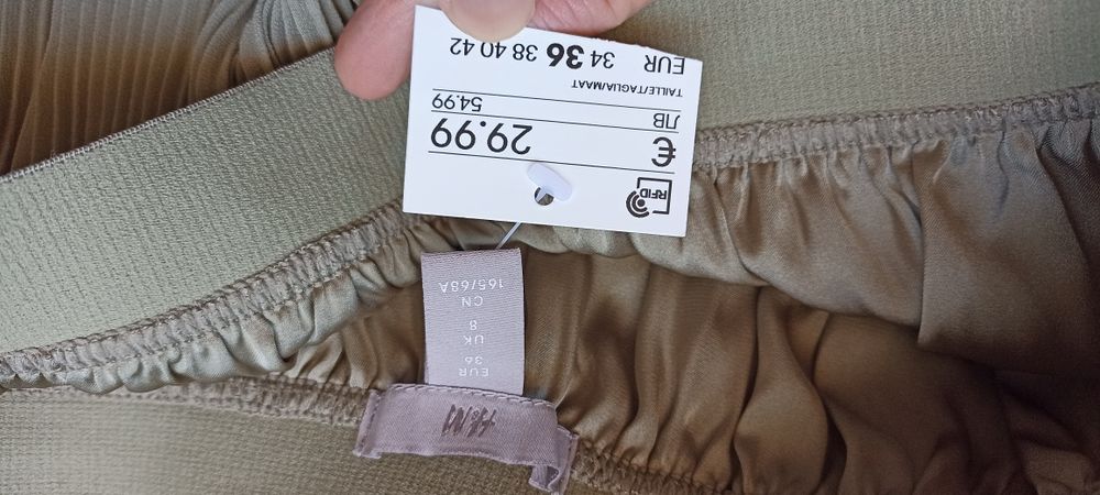 Sara pleated midi skirt, olive green, H&M size 36, new with tag64738481709954121