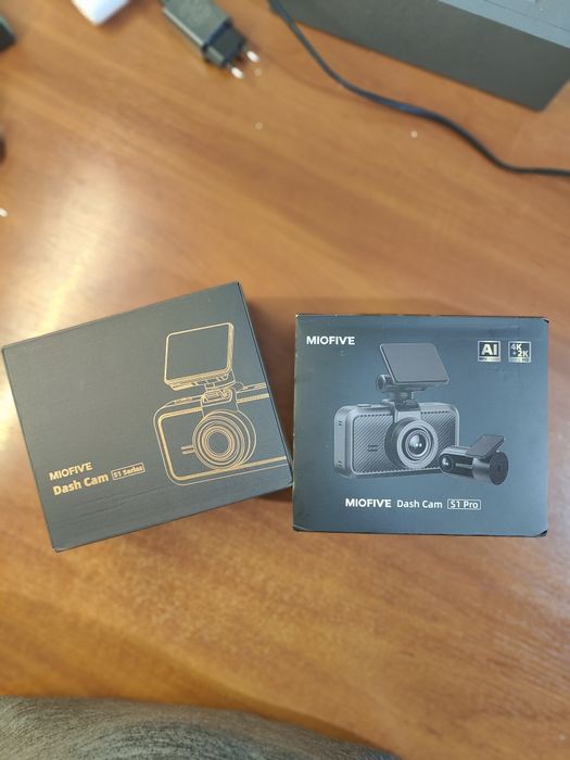 відеореєстратор MioFive 4K+2K, Wi-Fi, Bluetooth, GPS, SDкарта на 32 Gb