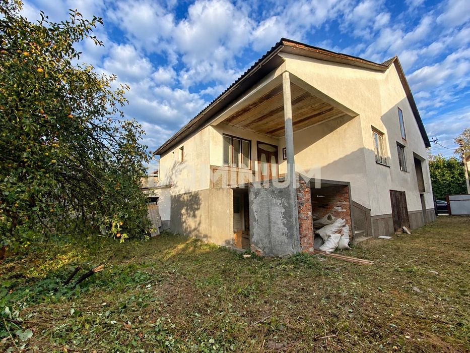 Продається будинок в селі Іза