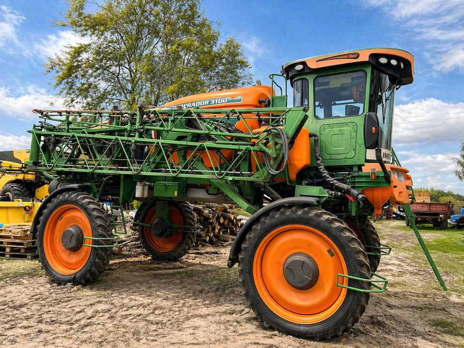 Обприскувач самохідний Stara 3100