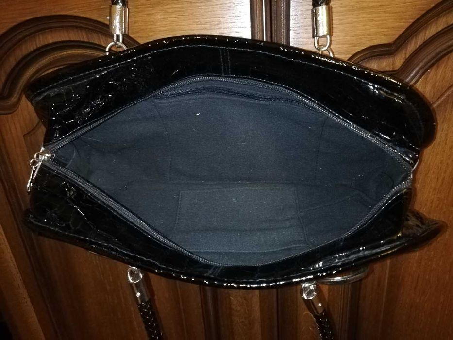 Elegancka czarna damska torebka