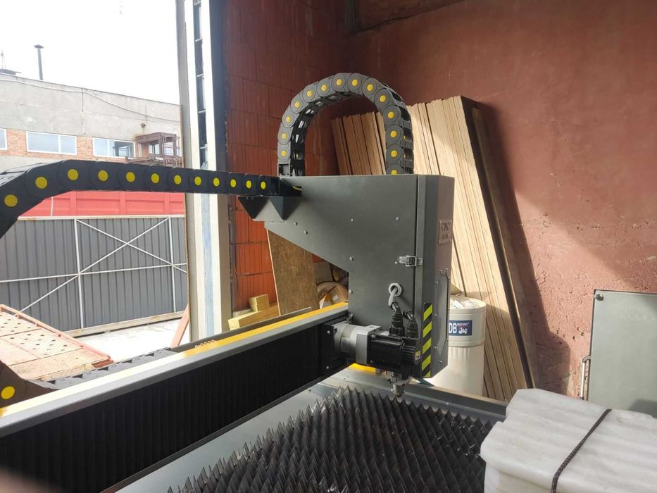 Лазер 1.5-3квт. Машина резки металла ЧПУ. CNCMAN 1.5 LS