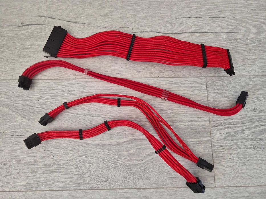 набір кастомних кабелів-подовжувачів для ПК червоні
