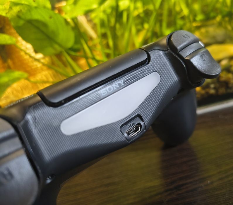 Dualshock 4 version 2 (Jet Black)
