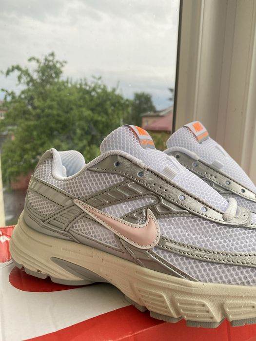 РОЗПРОДАЖ!  Кросівки жіночі Nike Initiator