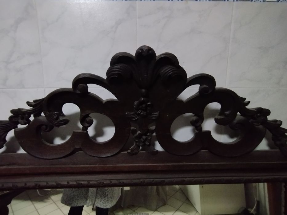 Espelho muito antigo