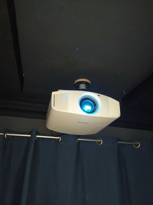 Projector 4K Sony VPL-VW360ES