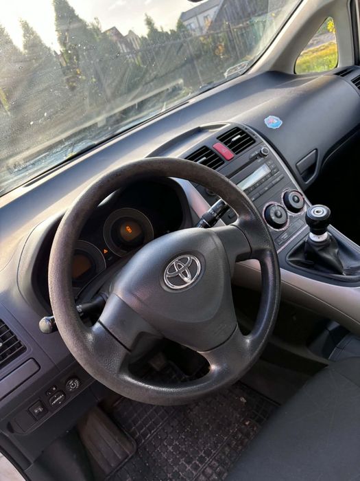 Toyota Auris 2008 rok
