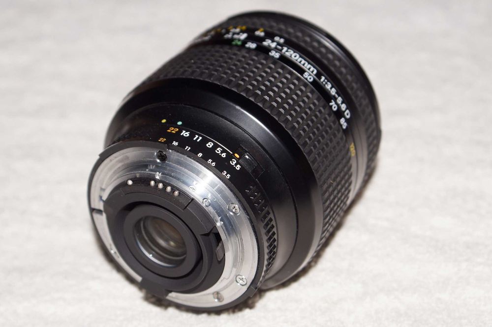 Nikon AF Nikkor 24-120 f/3.5-5.6 D