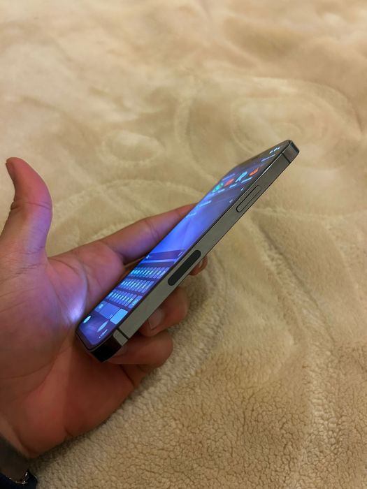 Iphone 12 pro bem estimado