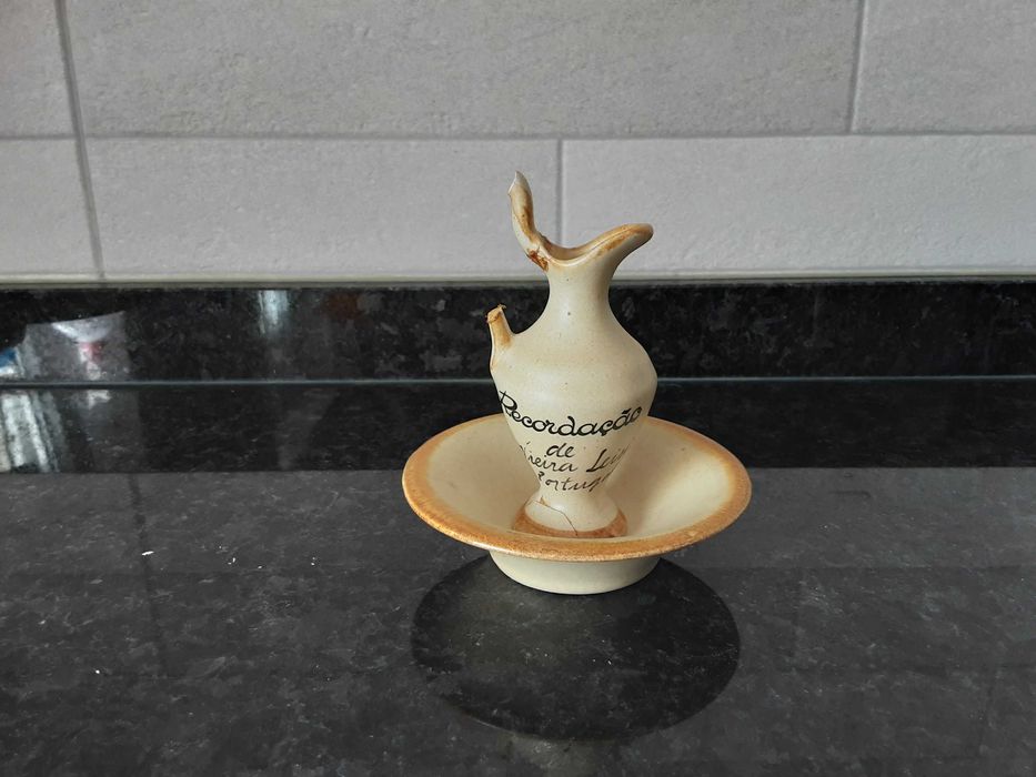 Pequeno "Lavatório" com Prato - Recordação de Vieira de Leiria