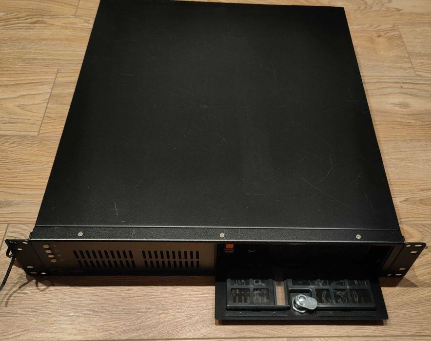 Obudowa 2U ACP-2320MB + Przemysłowa płyta główna Advantech AIMB-785