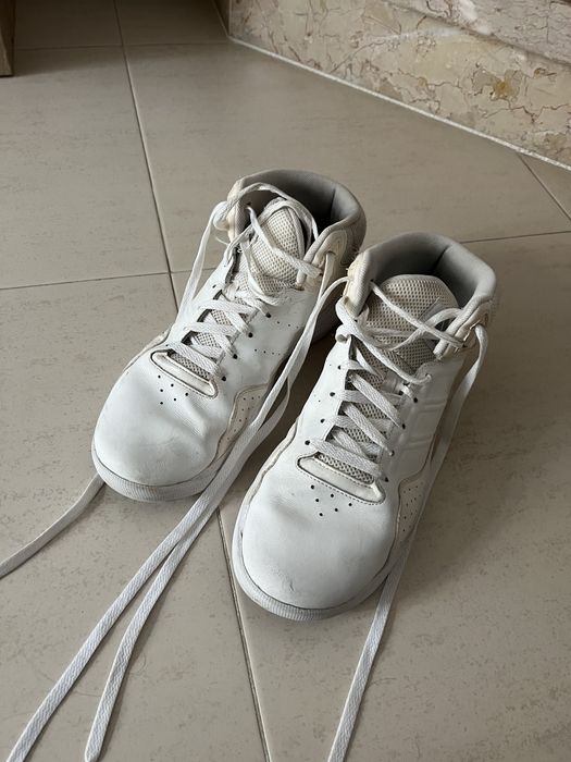 Ténis Basket Adidas 42 2/3