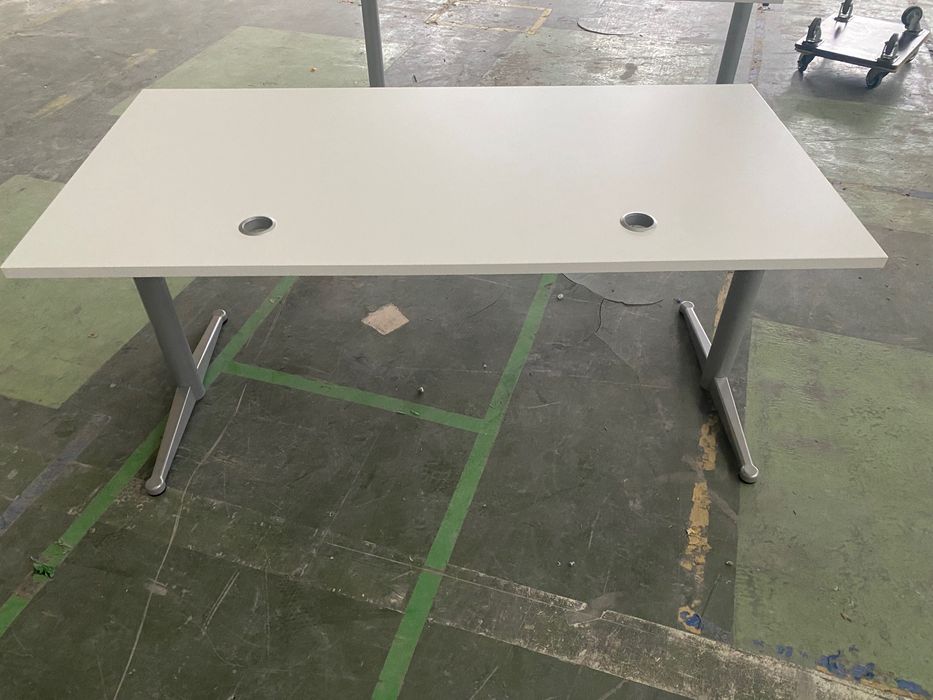 Biurko firmy, Mikomax  160/80 ,metalowy stelaż, uzywane,poleasingowe