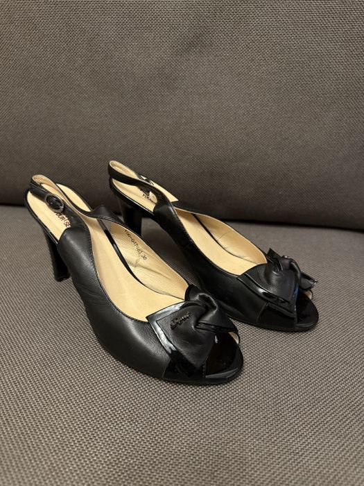 Класичні туфлі босоніжки чорні 38 розмір