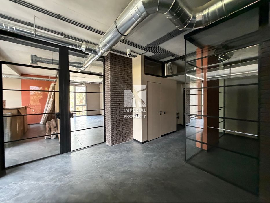 Оренда преміального офісного приміщення в стилі Loft у центральній частині Ужгорода.
