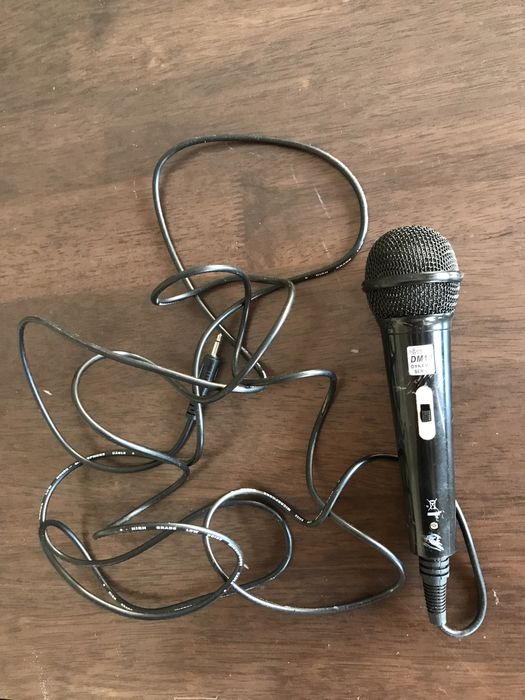 Microfone Vivanco DM10 Dynamic Series c/ cabo