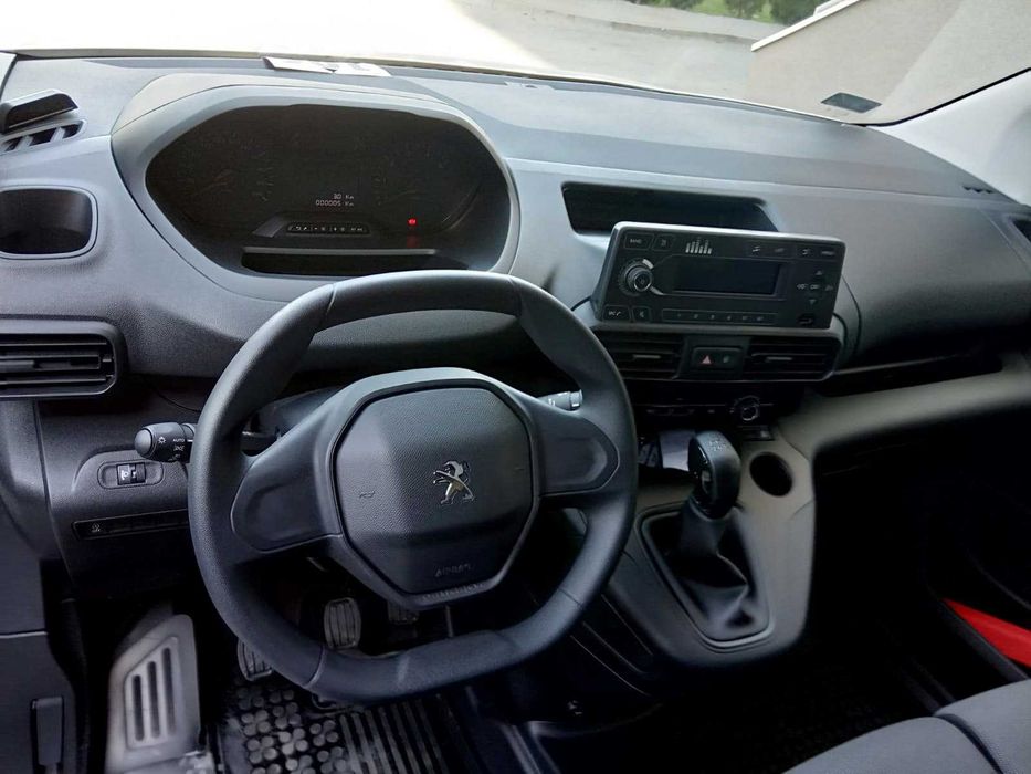 Wynajem VAN BUS Dostawczy Wypożyczalnia aut  samochodów bez limitu
