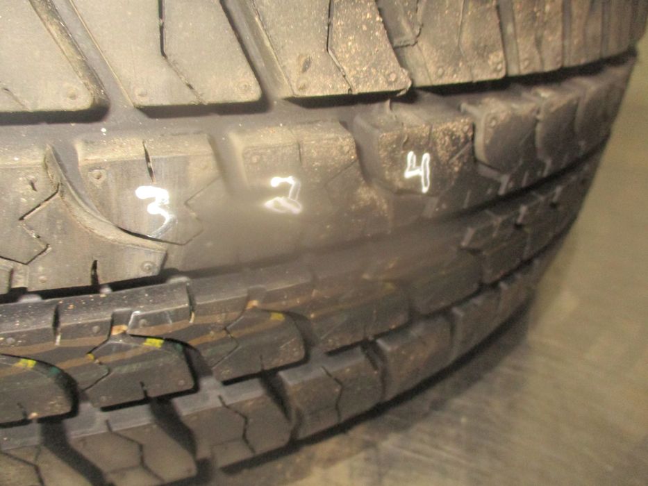 Pneu suplente SEAT Leon (1M1)