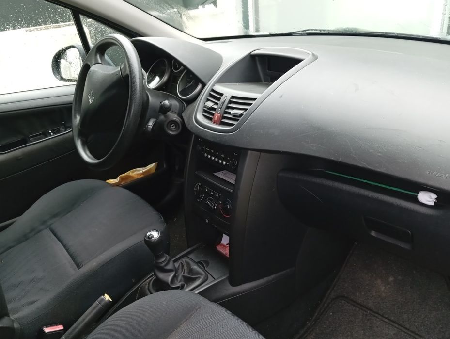 Peugeot 207 comercial