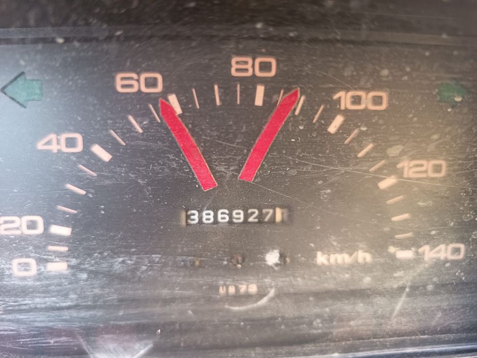 Mazda B2200 de 1993, mais fiável que o preço do gasóleo