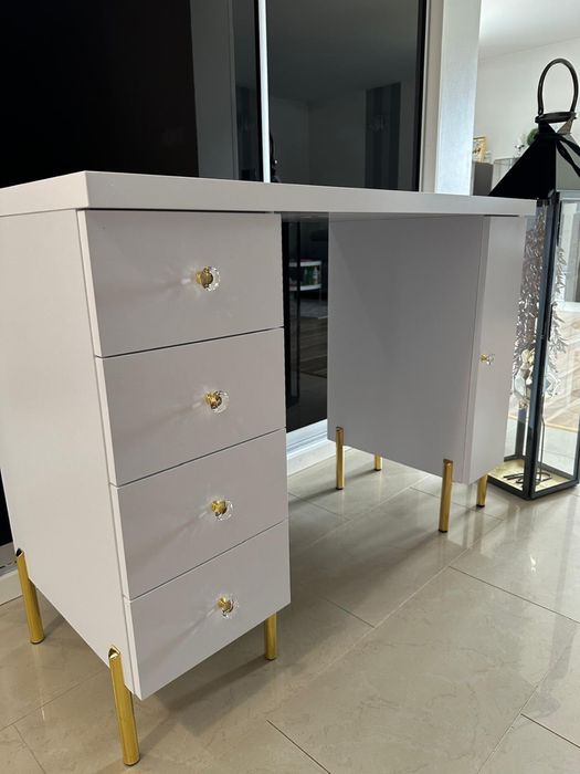 Biurko kosmetyczne manicure