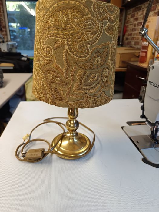 Lampa na stolik.