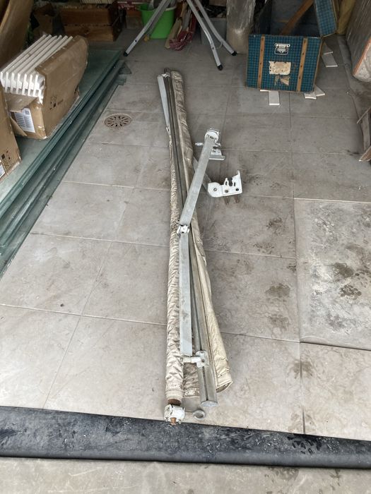 OFEREÇO Toldo sombra loja avançado usado GRÁTIS