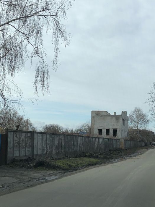 4 суміжні земельні ділянки з недобудовами 50соток