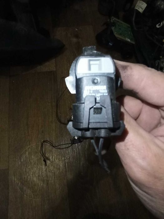 лампочки с цоколем в фары Peugeot 3008 рестайлинг