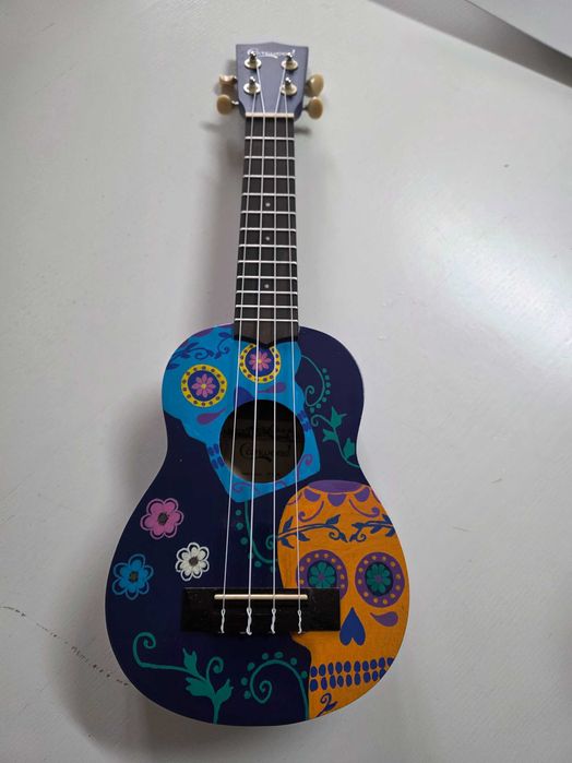 Ukulele pintado a mão