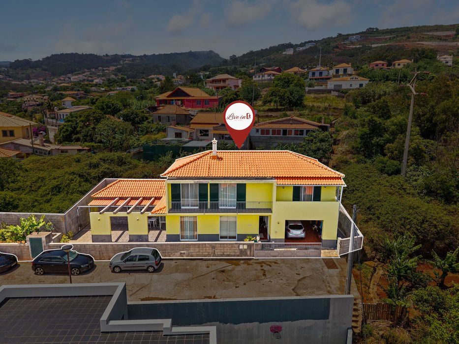 Moradia T3 |Zona calma |Vista mar| Ideal para famílias |Sta. Cruz