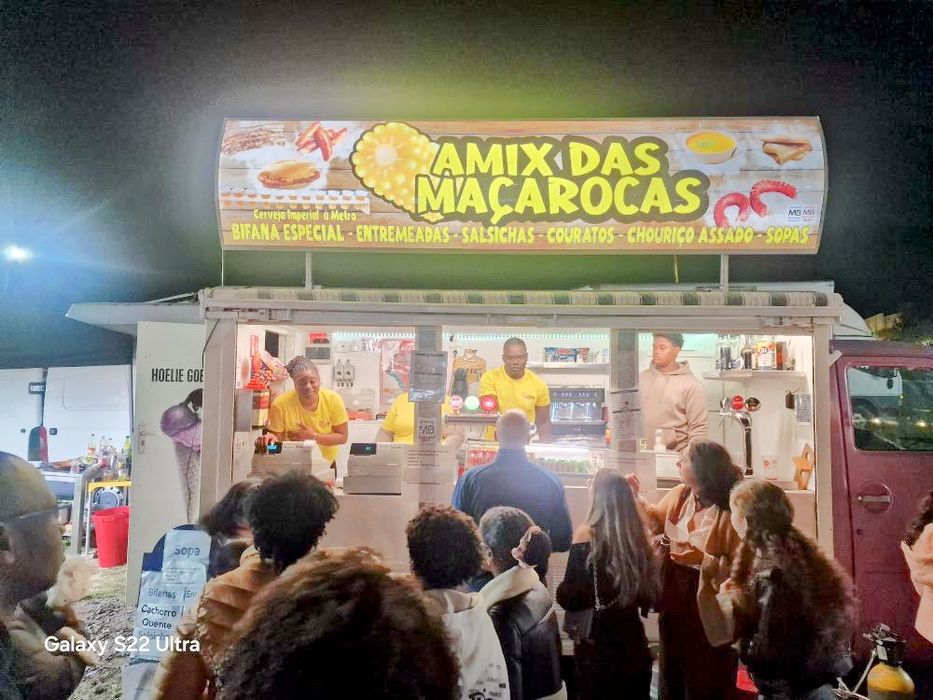 Vendo FOOD TRUCK pronta a trabalhar e legalizado Renault master  Bifanas , Cocktail e Maçarocas  30.000€