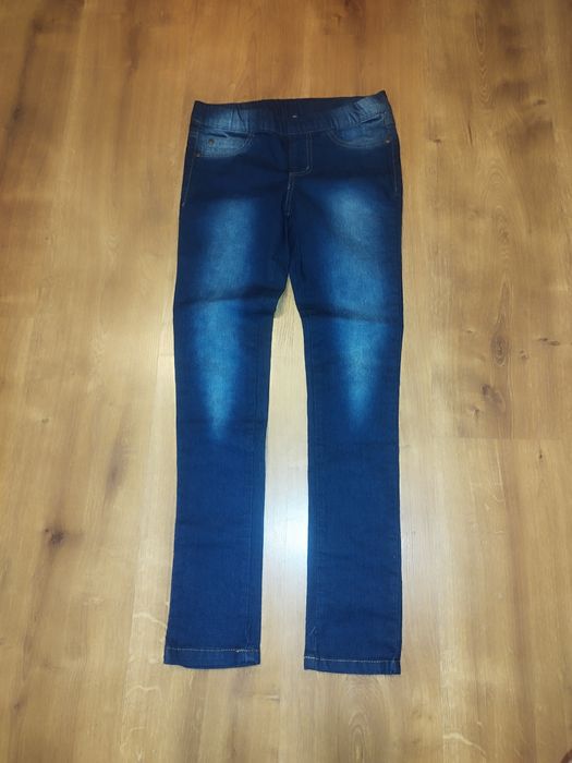 Spodnie, legginsy dziewczęce rozmiar 140 stan bdb