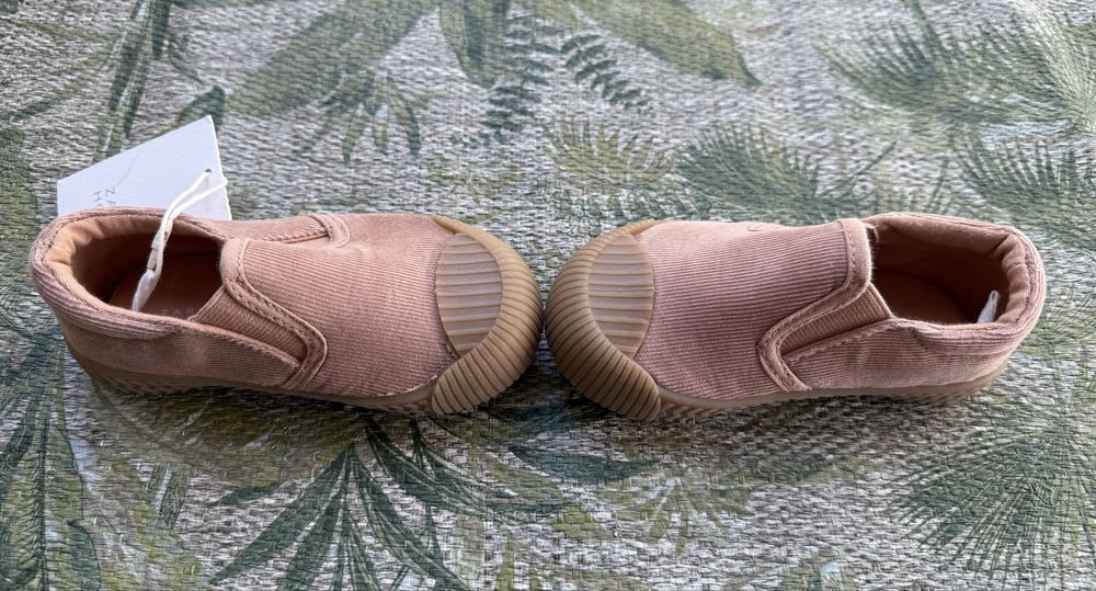 Alpercatas de menina - Zara Home - Tamanho 23