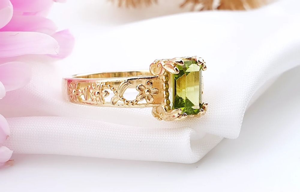 Złoty, nowy pierścionek z Oliwinem pr.585