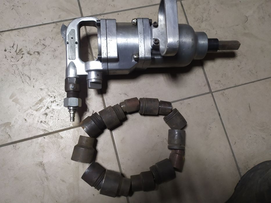 Продам пневмогайковёрт.