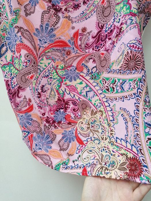 T-shirt com Cornucópias