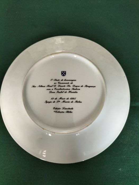 Conjunto de 3 pratos da família real Portuguesa