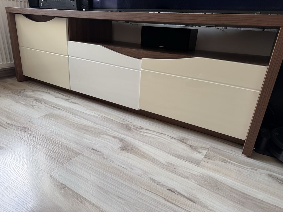 Meble do Salonu z Agaty + Stolik do kompletu w prezencje