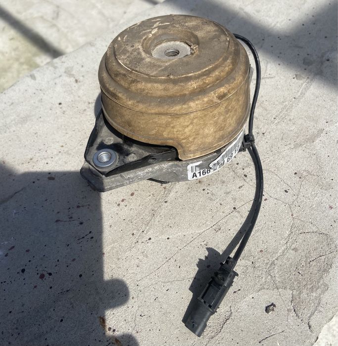 Правая подушка двигателя Mercedes-Benz GLE