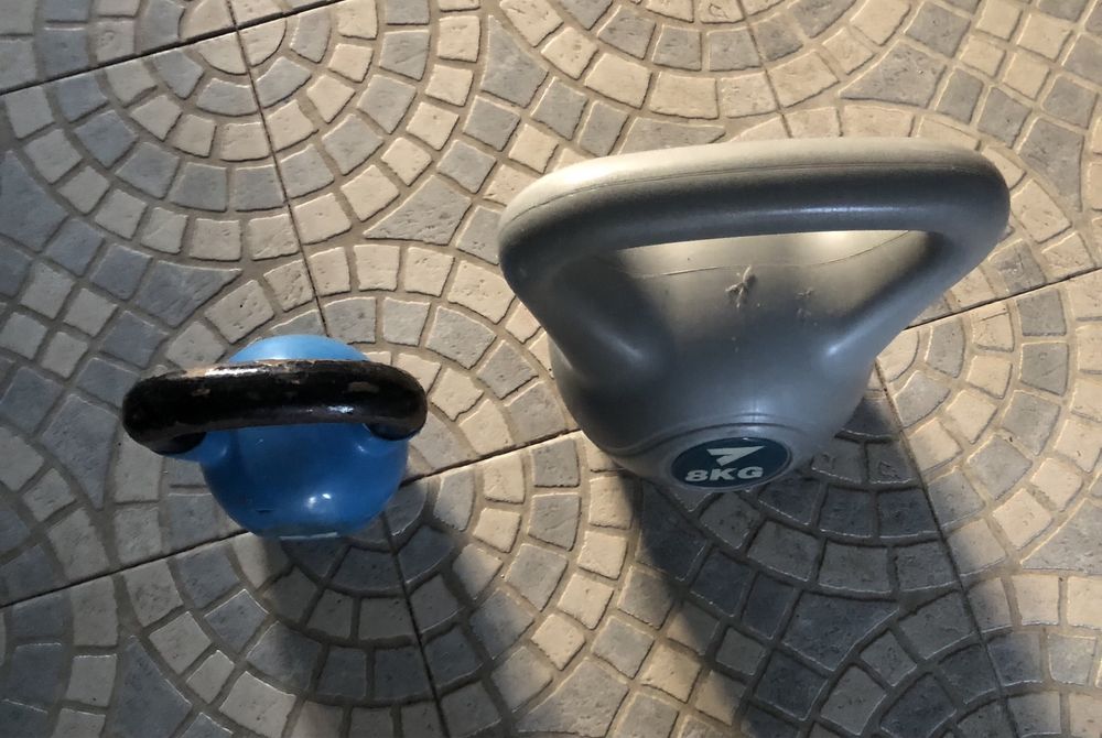 kettlebell 8kg ferro e plastico