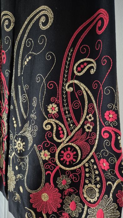 Elegancka spódnica wyszywana vintage S/M