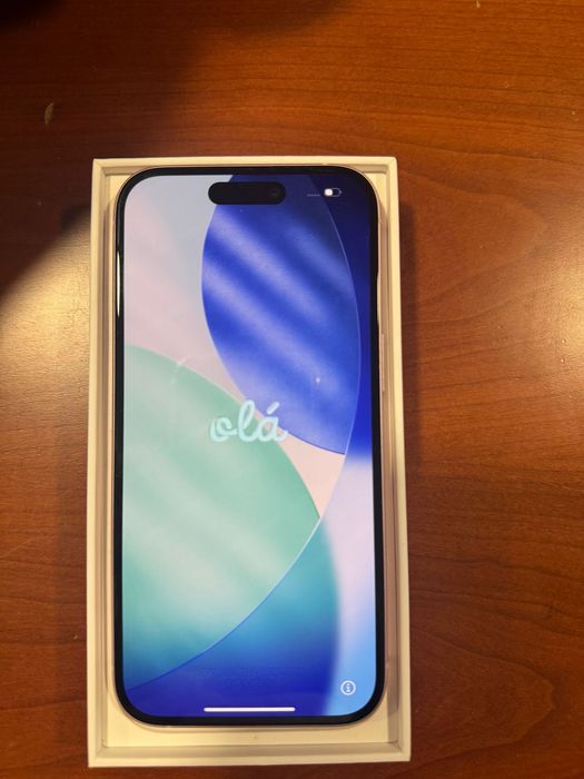 iPhone 15, cor rosa titânico, versão 128 gb.