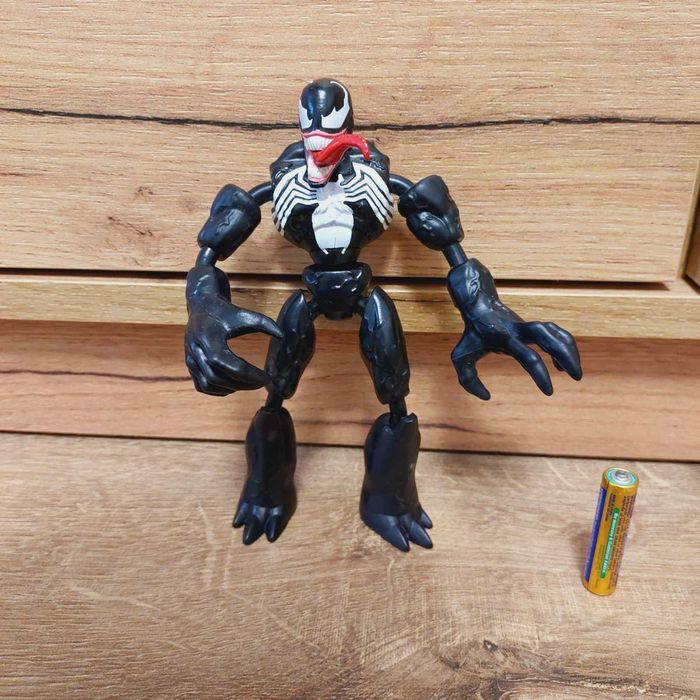 Веном з серії Marvel Spider-Man Bend and Flex.Оригінал.